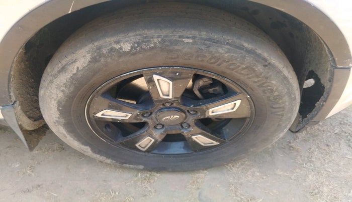 2015 Mahindra XUV500 W8, Diesel, Manual, 1,09,151 km, tyre