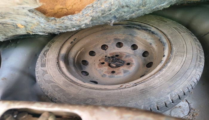 2012 Hyundai Eon SPORTZ, Petrol, Manual, 57,559 km, tyre