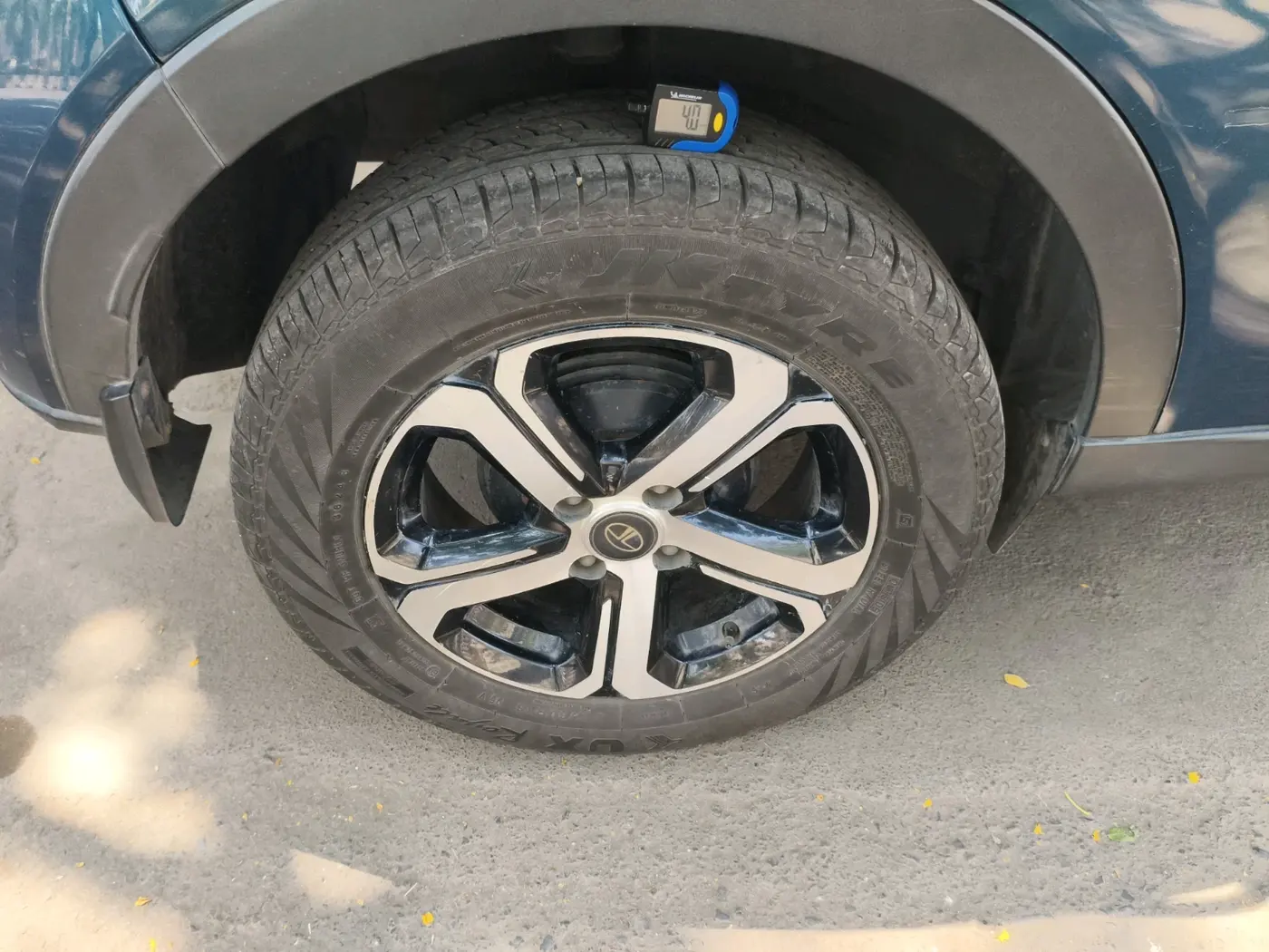 2022 Tata NEXON EV XZ PLUS, Electric, Automatic, 80,000 km, tyre