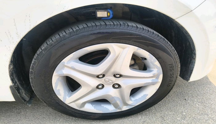 2017 Hyundai Elite i20 ASTA 1.2, Petrol, Manual, 64,553 km, tyre