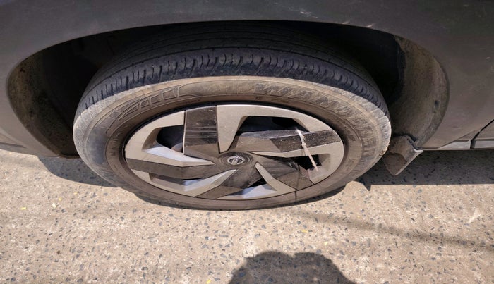 2023 Nissan MAGNITE XL, Petrol, Manual, 23,611 km, tyre