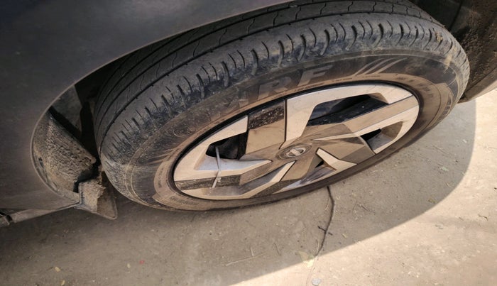 2023 Nissan MAGNITE XL, Petrol, Manual, 23,611 km, tyre