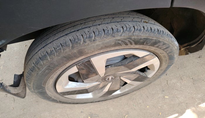 2023 Nissan MAGNITE XL, Petrol, Manual, 23,611 km, tyre