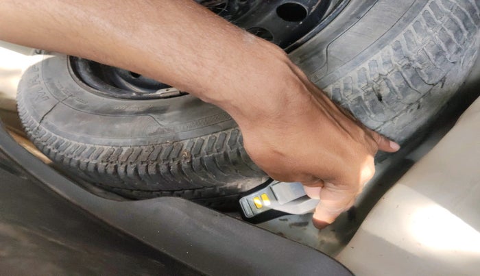 2017 Maruti Swift Dzire VXI, Petrol, Manual, 45,326 km, tyre