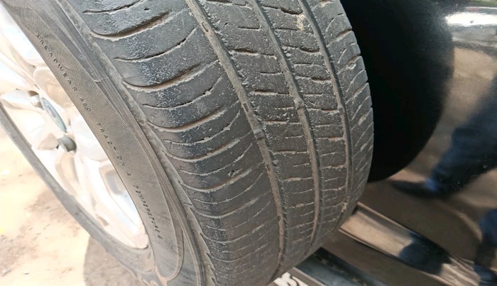 2013 Ford Ecosport TITANIUM 1.5L DIESEL, Diesel, Manual, 2,56,778 km, tyre