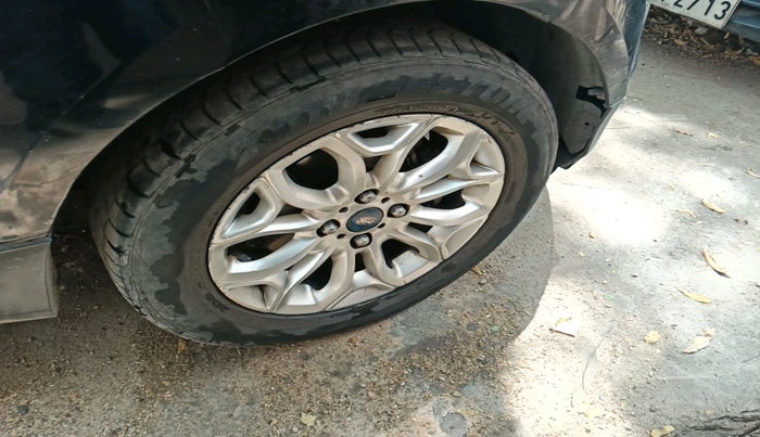 2013 Ford Ecosport TITANIUM 1.5L DIESEL, Diesel, Manual, 2,56,778 km, tyre