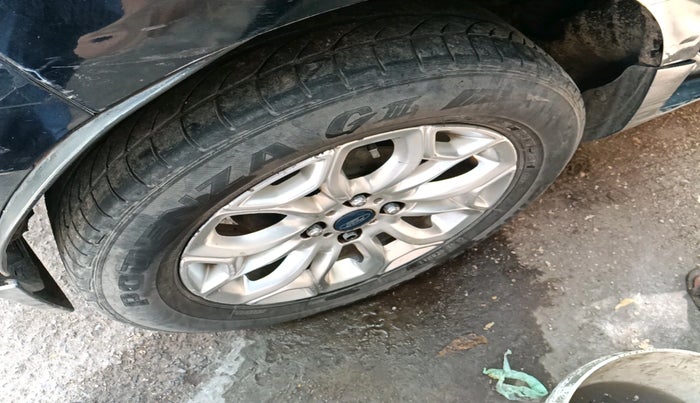 2013 Ford Ecosport TITANIUM 1.5L DIESEL, Diesel, Manual, 2,56,778 km, tyre