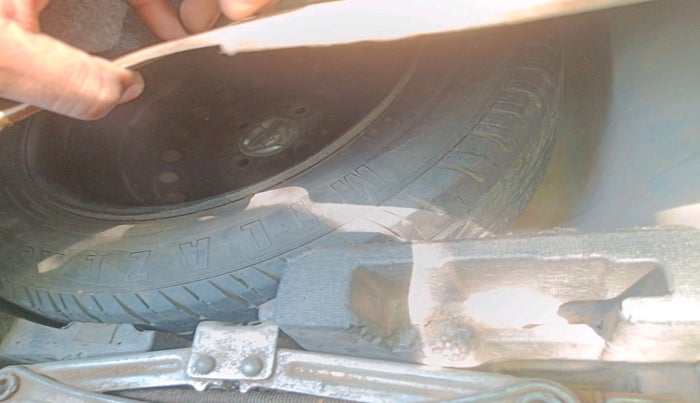 2014 Honda Amaze 1.2L I-VTEC S, CNG, Manual, 1,74,303 km, tyre