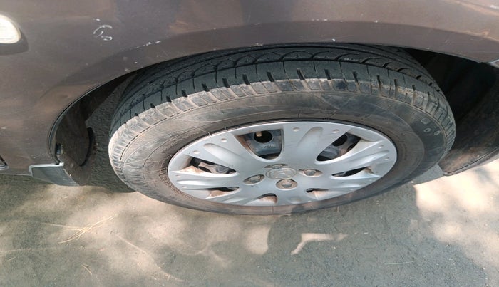 2014 Honda Amaze 1.2L I-VTEC S, CNG, Manual, 1,74,303 km, tyre