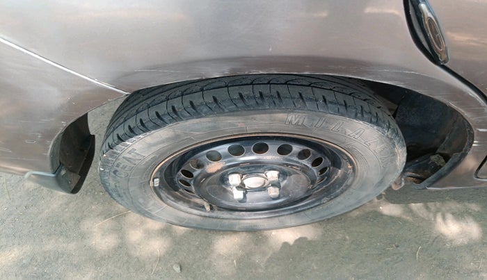 2014 Honda Amaze 1.2L I-VTEC S, CNG, Manual, 1,74,303 km, tyre