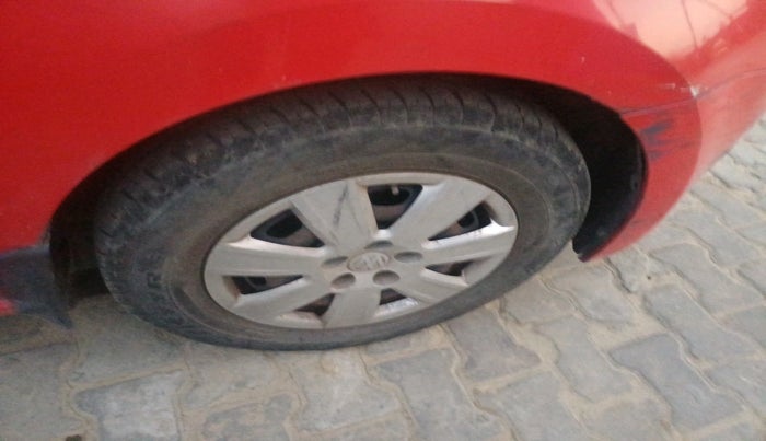 2011 Volkswagen Polo TRENDLINE 1.2L PETROL, Petrol, Manual, 1,54,253 km, tyre