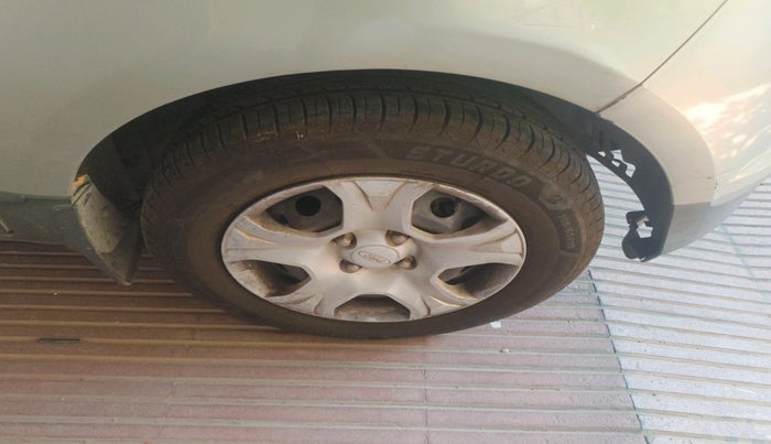 2014 Ford Ecosport TREND 1.5L DIESEL, Diesel, Manual, 1,10,328 km, tyre