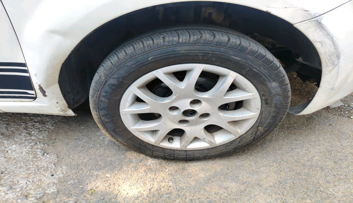 2011 Fiat Grand Punto Emotion 1.3, Diesel, Manual, 82,920 km, tyre