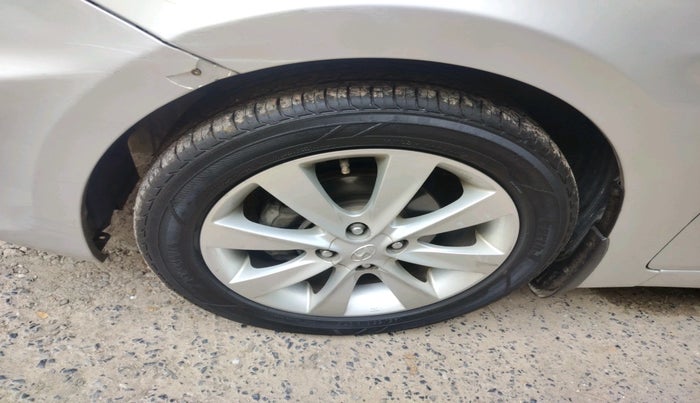 2011 Hyundai Verna FLUIDIC 1.6 VTVT SX OPT, Petrol, Manual, 90,404 km, tyre