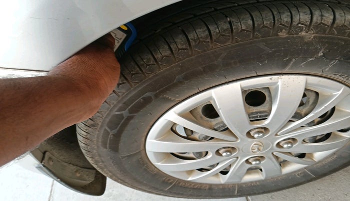 2014 Hyundai i10 SPORTZ 1.1, Petrol, Manual, 1,13,349 km, tyre