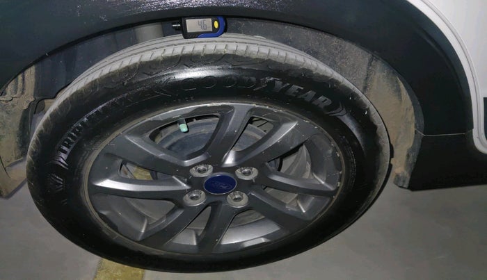 2018 Ford FREESTYLE TITANIUM 1.2 PETROL, Petrol, Manual, 76,989 km, tyre