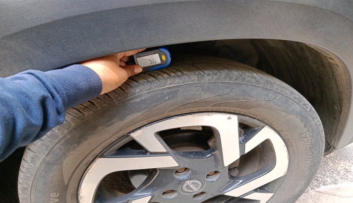 2022 Nissan MAGNITE XV PREMIUM TURBO CVT, Petrol, Automatic, 25,732 km, tyre