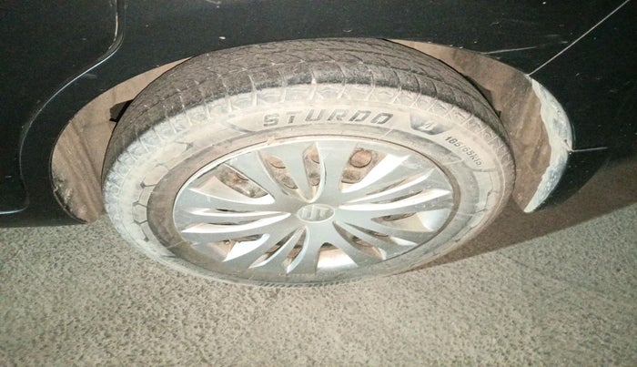 2014 Maruti Ertiga VXI CNG, CNG, Manual, 2,25,100 km, tyre