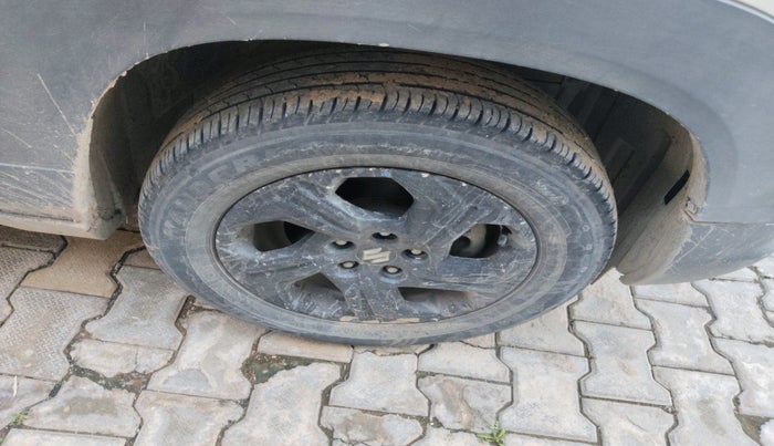 2023 Maruti BREZZA ZXI AT SMART HYBRID, Petrol, Automatic, 68,590 km, tyre