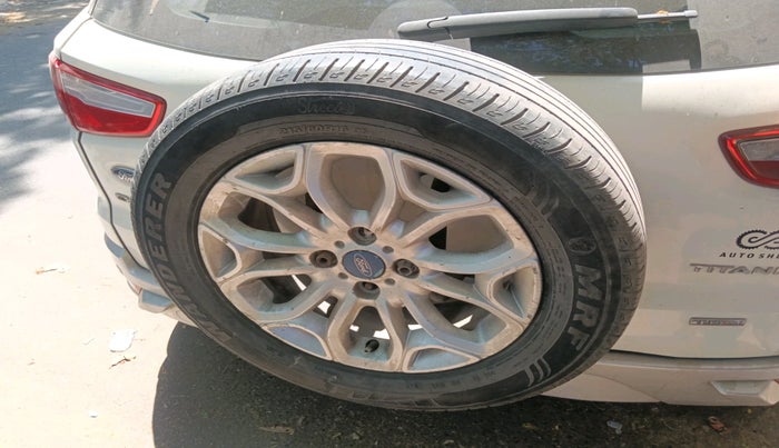 2014 Ford Ecosport TITANIUM 1.5L DIESEL, Diesel, Manual, 1,38,987 km, tyre