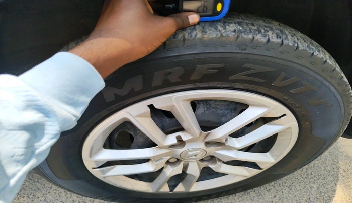 2021 Renault TRIBER RXE MT, Petrol, Manual, 28,515 km, tyre