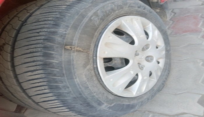 2013 Honda Brio S MT, Petrol, Manual, 65,653 km, tyre