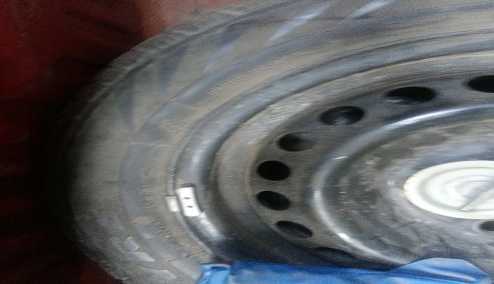 2013 Honda Brio S MT, Petrol, Manual, 65,653 km, tyre