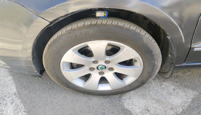 2010 Skoda Superb ELEGANCE 2.0 TDI CR AT, Diesel, Automatic, 78,751 km, tyre