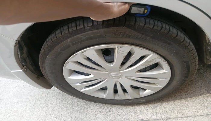 2014 Maruti Ertiga VXI, Petrol, Manual, 81,494 km, tyre