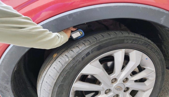 2020 Mahindra XUV300 W8 1.5 DIESEL, Diesel, Manual, 1,05,575 km, tyre