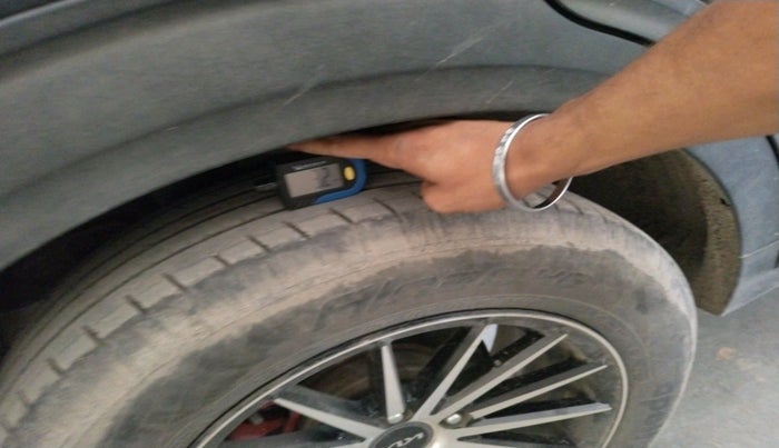 2023 KIA CARENS PRESTIGE 1.5 PETROL 7 STR, Petrol, Manual, 74,124 km, tyre