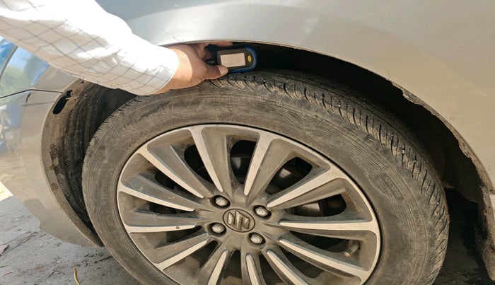 2019 Maruti Ciaz ALPHA 1.5 SHVS PETROL, Petrol, Manual, 1,08,124 km, tyre