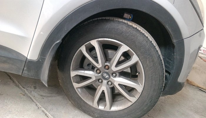 2014 Hyundai Santa Fe 2 WD, Diesel, Manual, 1,12,553 km, tyre