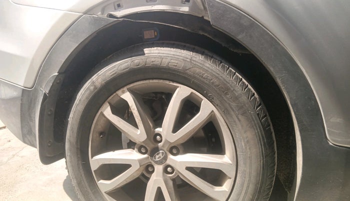 2014 Hyundai Santa Fe 2 WD, Diesel, Manual, 1,12,553 km, tyre