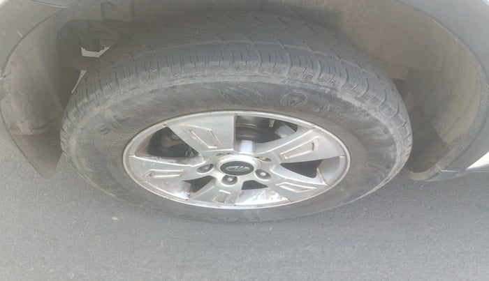 2012 Mahindra XUV500 W8, Diesel, Manual, 2,89,932 km, tyre