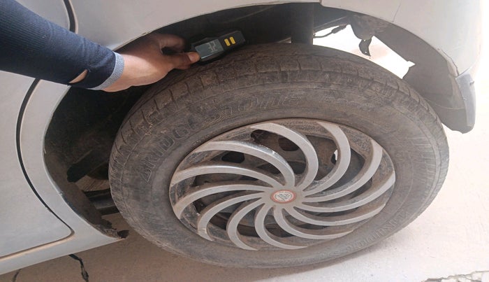 2012 Maruti Wagon R 1.0 LXI CNG, CNG, Manual, 1,25,000 km, tyre