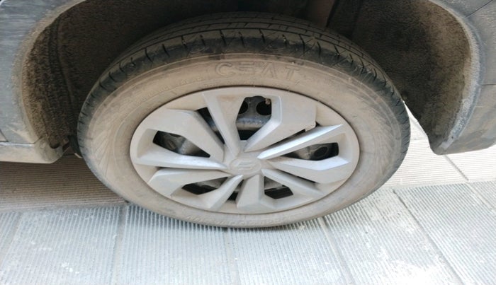 2017 Maruti Vitara Brezza VDI, Diesel, Manual, 70,978 km, tyre