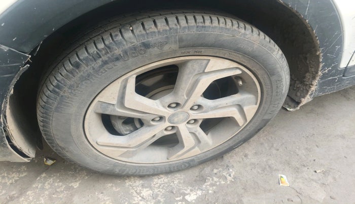 2018 Hyundai Creta SX (O) 1.6 DIESEL, Diesel, Manual, 1,04,253 km, tyre