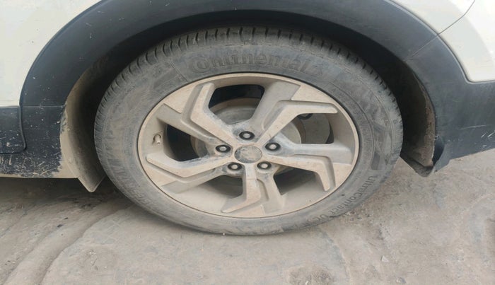 2018 Hyundai Creta SX (O) 1.6 DIESEL, Diesel, Manual, 1,04,253 km, tyre