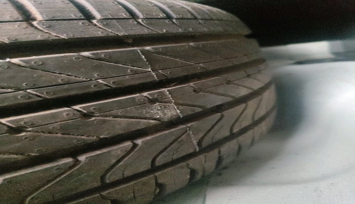 2018 Hyundai Creta SX (O) 1.6 DIESEL, Diesel, Manual, 1,04,253 km, tyre