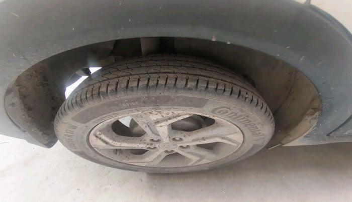 2018 Hyundai Creta SX (O) 1.6 DIESEL, Diesel, Manual, 1,04,253 km, tyre