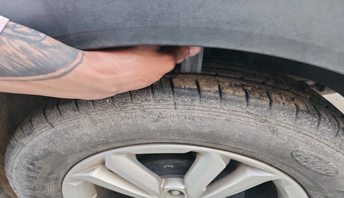 2017 Hyundai Creta SX PLUS 1.6 PETROL, Petrol, Manual, 12,870 km, tyre