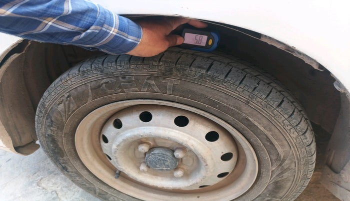 2011 Maruti Wagon R 1.0 LXI CNG, CNG, Manual, 1,28,567 km, tyre