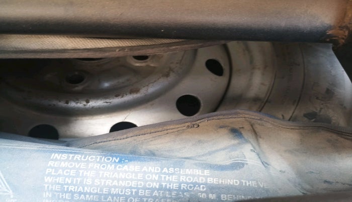 2011 Maruti Wagon R 1.0 LXI CNG, CNG, Manual, 1,28,567 km, tyre