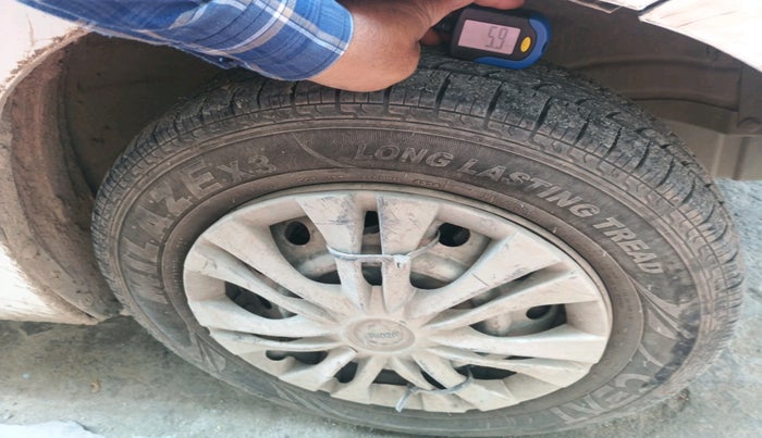 2011 Maruti Wagon R 1.0 LXI CNG, CNG, Manual, 1,28,567 km, tyre