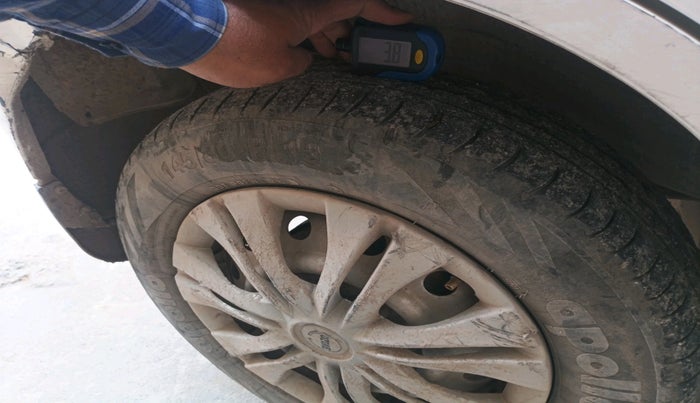 2011 Maruti Wagon R 1.0 LXI CNG, CNG, Manual, 1,28,567 km, tyre