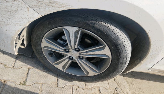 2019 Hyundai Verna 1.6 VTVT SX, Petrol, Manual, 64,058 km, tyre