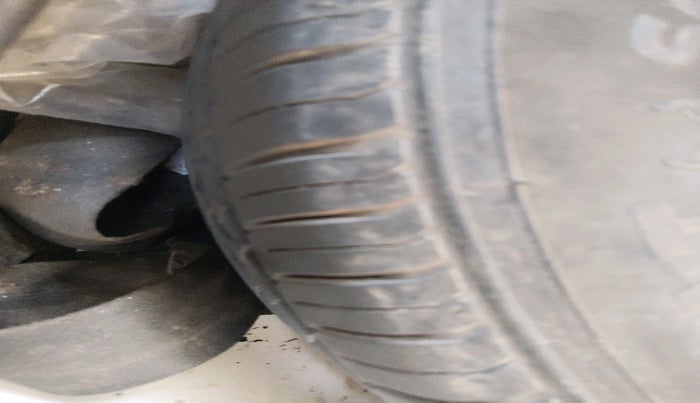 2019 Hyundai Verna 1.6 VTVT SX, Petrol, Manual, 64,058 km, tyre