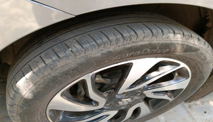 2020 Maruti Baleno ZETA PETROL 1.2, Petrol, Manual, 1,32,426 km, tyre