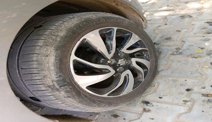 2020 Maruti Baleno ZETA PETROL 1.2, Petrol, Manual, 1,32,426 km, tyre